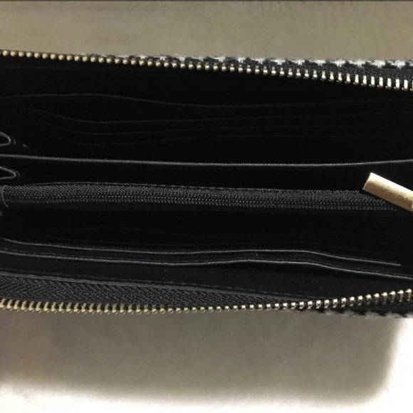 NWT BCBGeneration Wallet - Picture 4 of 4